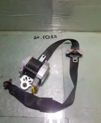 Hyundai Lantra I Front seatbelt