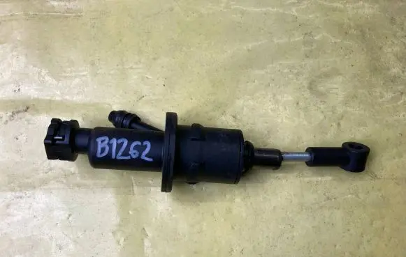 Mercedes-Benz B W245 Clutch slave cylinder A1692900312