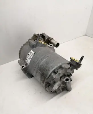 Volvo XC60 Air conditioning (A/C) compressor (pump) P32333863 32333863