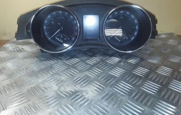 Skoda Superb B6 (3T) Speedometer (instrument cluster) A2C53249763 A2C53219665 3T2920911H