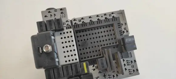 Volvo V70 Fuse box set 9441582 0227795 159772011
