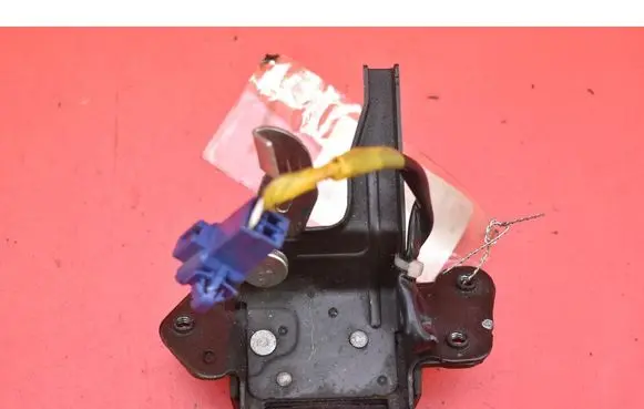 Toyota Yaris Tailgate/trunk/boot lock/catch/latch