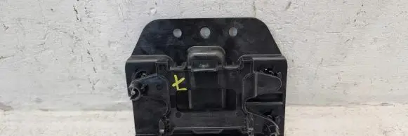 Tesla Model S ACC Distronic radar sensor grill/trim 1045993-00-C