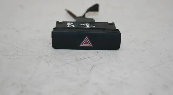 Volkswagen PASSAT B7 Hazard light switch 9535091QB
