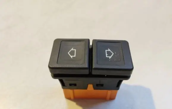 Citroen Xsara Picasso Quarter vent window switch 