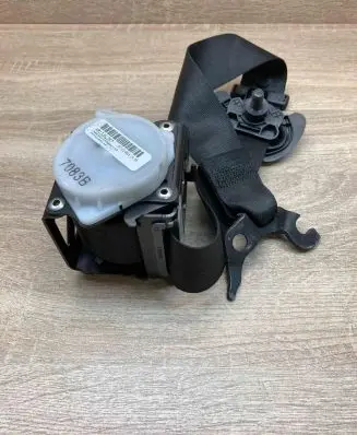 BMW X3 F25 Front seatbelt 7258431 S1725843107