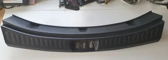 KIA Sportage Tailgate/boot lid lock trim 