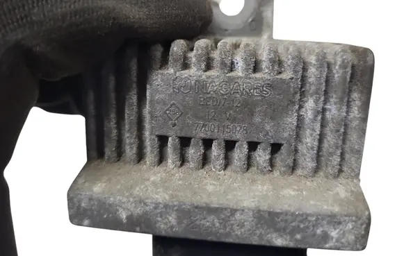 Glow plug pre-heat relay