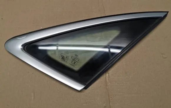 Audi Q3 F3 Rear side window 83F845298RDANEK 83F845298R