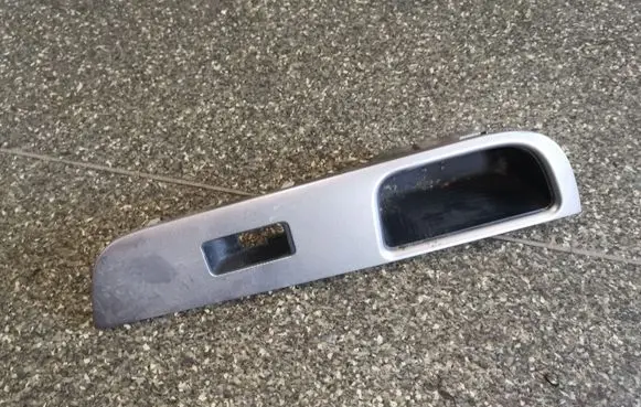 Nissan Tiida C11 Rear door window switch trim 82961EL11A