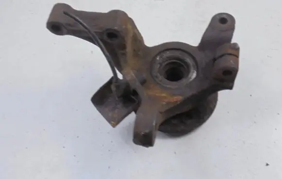 Mercedes-Benz Vito Viano W638 Front wheel hub spindle knuckle
