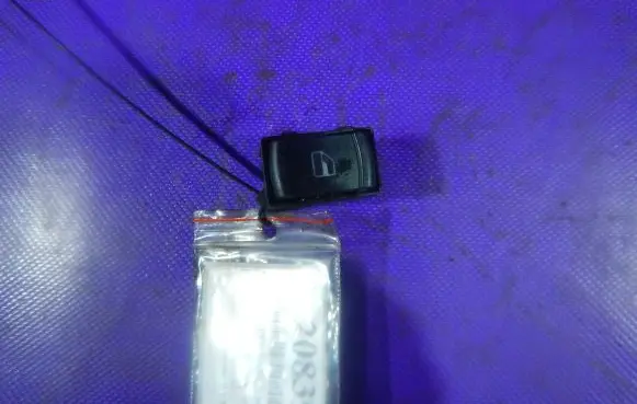 Volkswagen PASSAT B5.5 Quarter vent window switch 1J0959855