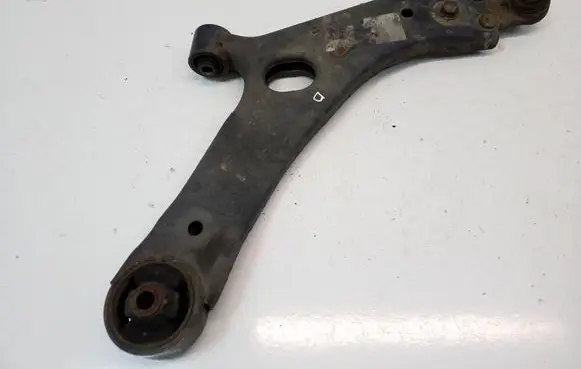 KIA Sportage Front lower control arm/wishbone