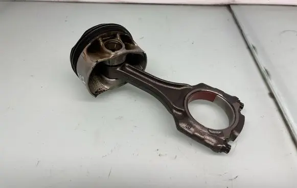 BMW 7 G11 G12 Piston with connecting rod 8665195 11258665195