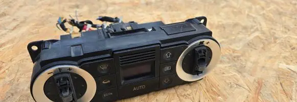 Audi TT Mk1 Climate control unit 8N0820043