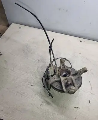 Mercedes-Benz ML W163 Rear wheel hub 