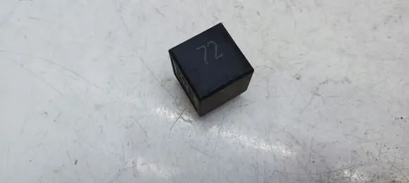 Volkswagen PASSAT B4 Other relay 191955529