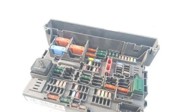 BMW 3 E90 E91 Fuse module 911944603 17925000000A
