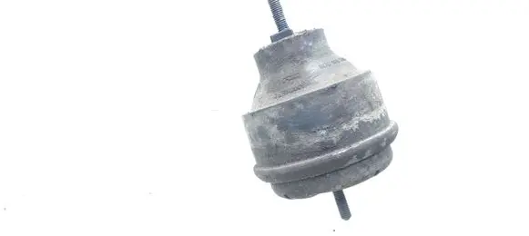 Volkswagen PASSAT B5 Engine mount bracket 8D0199379AC