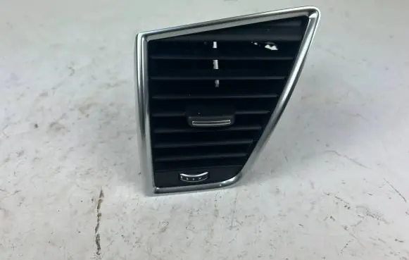 Audi Q5 SQ5 Dashboard side air vent grill/cover trim 8R1820901