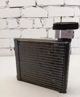 A/C cooling radiator (condenser)