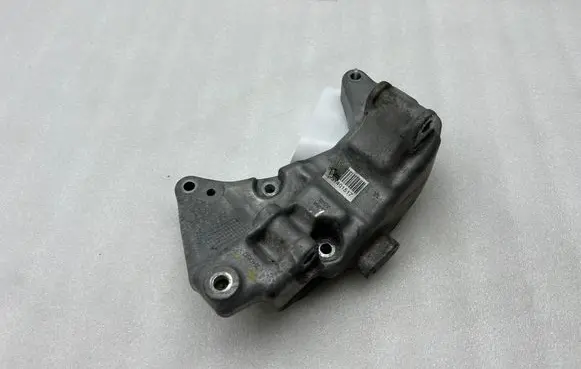 Volvo V40 A/C compressor mount bracket 31401517 P31401517