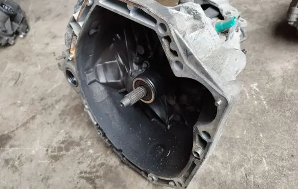 Nissan Qashqai+2 Manual 6 speed gearbox TL4