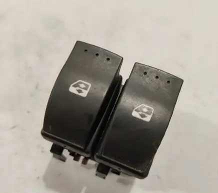 Renault Laguna II Electric window control switch 015085C