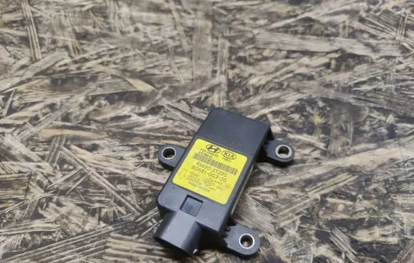Hyundai i40 ESP acceleration yaw rate sensor 956902T250