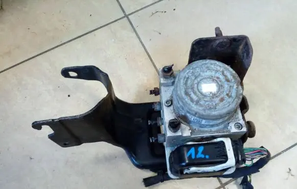 Peugeot 208 ABS Pump 9802460980