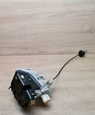 Audi A4 S4 B7 8E 8H Front door lock 8E2837015AA
