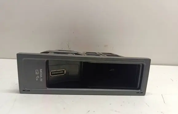 Volkswagen Jetta V Head unit multimedia control 5N0035344A