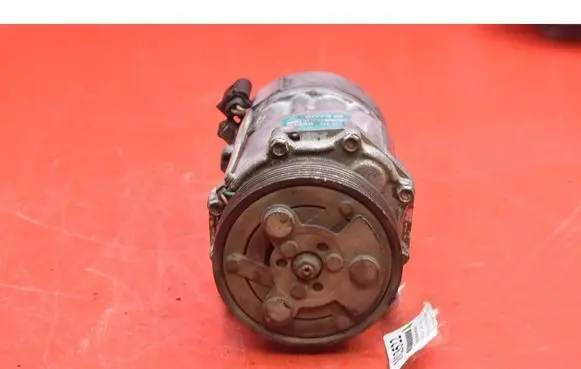Volkswagen Golf IV Air conditioning (A/C) compressor (pump) 1J0820803F