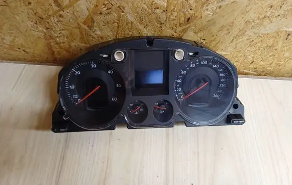 Volkswagen PASSAT B6 Speedometer (instrument cluster) A2C53145550