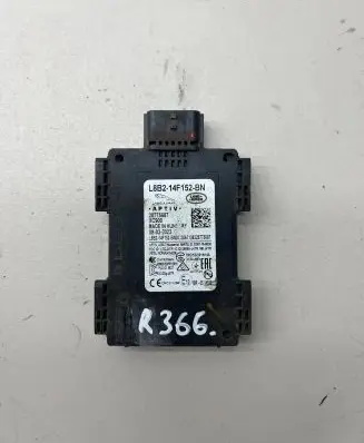 Land Rover Defender Blind spot module L8B214F152BN 28775687