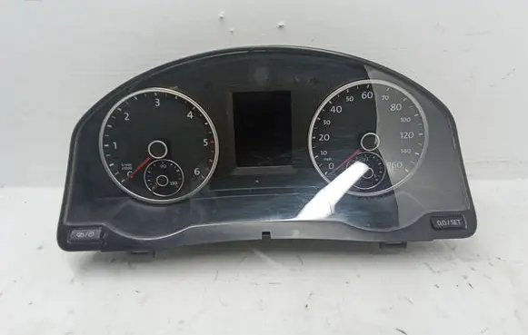 Volkswagen Tiguan Speedometer (instrument cluster) 5N0920983K A2C53293351