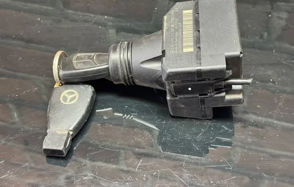 Mercedes-Benz SL R230 Ignition lock 2305451108 33001308 4000901521606104