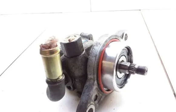 Nissan X-Trail T30 Power steering pump 41231200 8H800