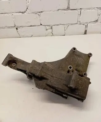Volkswagen II LT Generator/alternator bracket 074145169F