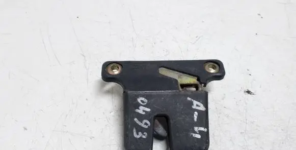 Audi A4 S4 B5 8D Tailgate/trunk/boot lock/catch/latch 8D5827505