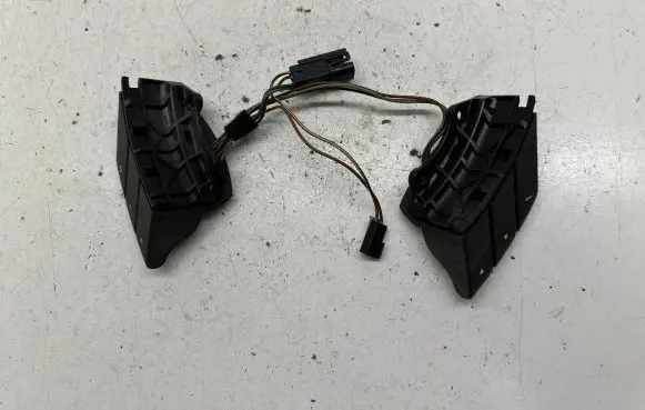 Opel Combo C Steering wheel buttons/switches 09185419