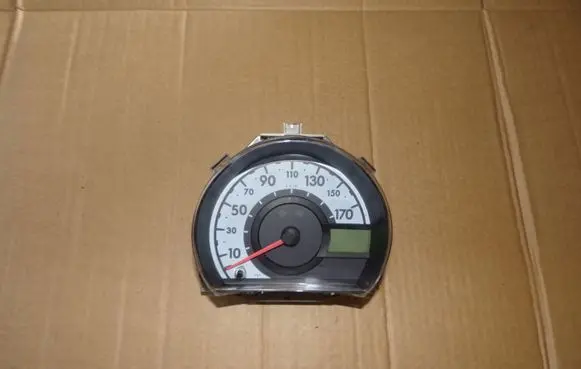Toyota Aygo AB10 Speedometer (instrument cluster) 82700H010