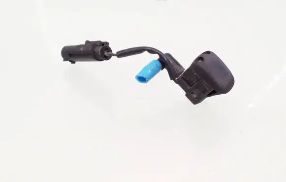 BMW 5 E39 Windshield washer spray nozzle 8361039 61668361039
