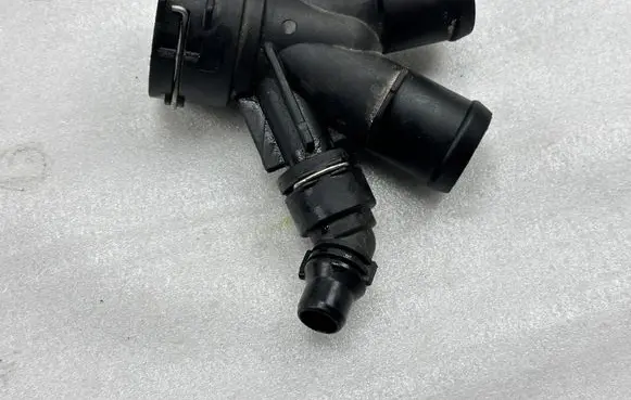 Volvo XC90 Brake vacuum hose/pipe Q02164
