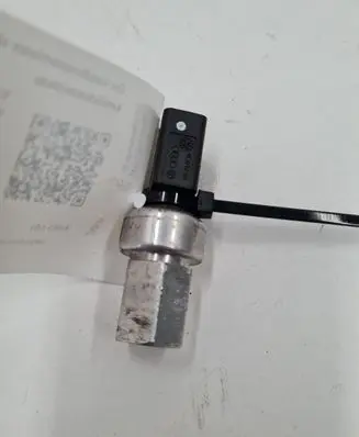 Volkswagen Touareg I Air conditioning (A/C) pressure sensor 1J0959126