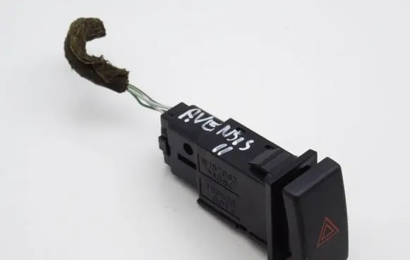 Toyota Avensis T250 Hazard light switch 157963