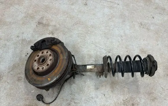 Skoda Superb B6 (3T) Front wheel hub spindle knuckle
