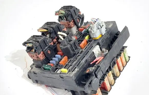Peugeot Partner BSM Control unit 9664706280