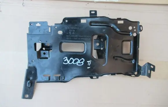 Peugeot 3008 II Battery tray 