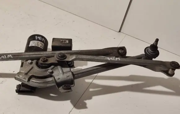 Mercedes-Benz A W168 Front wiper linkage and motor 404388 A1688200242 1443B